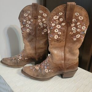 Shyanne Floral Embroidered Tan Boots